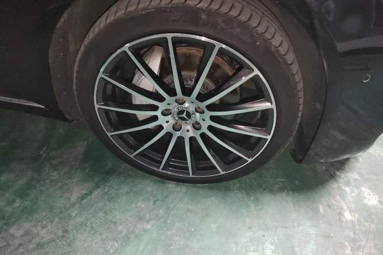 Used Mercedes-Benz S-Class 2014 S 320 L Luxury Model Right Front Wheel Hub