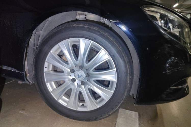 Used Mercedes-Benz S-Class 2014 S 320 L Luxury Model Right Front Wheel Hub