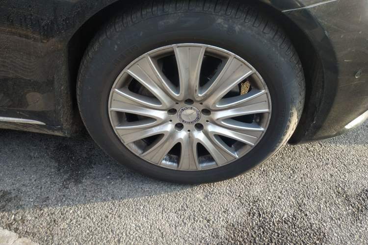 Used Mercedes-Benz S-Class 2014 S 320 L Luxury Model Right Front Wheel Hub
