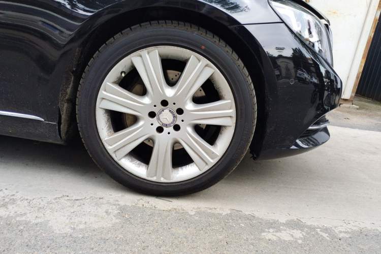Used Mercedes-Benz S-Class 2014 S 320 L Luxury Model Right Front Wheel Hub