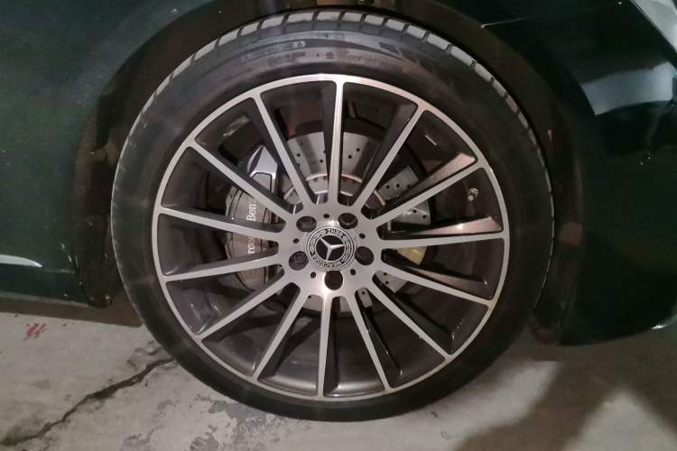 Used Mercedes-Benz S-Class 2014 S 320 L Business Model Right Front Wheel Hub