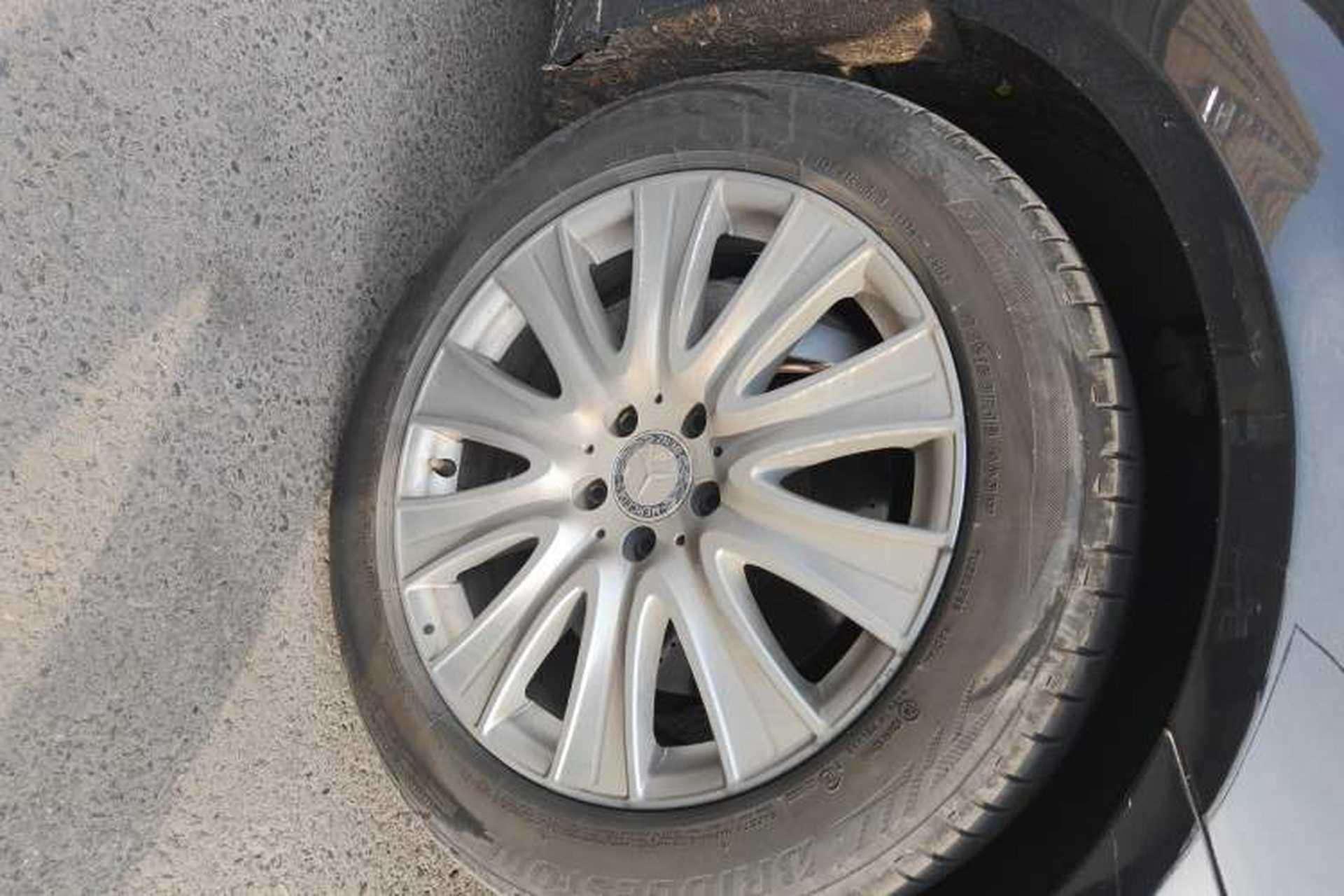 Used Mercedes-Benz S-Class 2014 S 320 L Business Model Right Front Wheel Hub