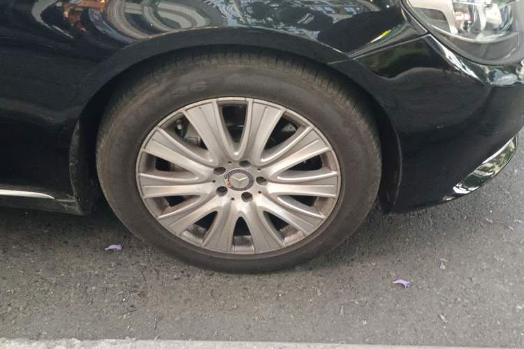 Used Mercedes-Benz S-Class 2014 S 320 L Business Model Right Front Wheel Hub