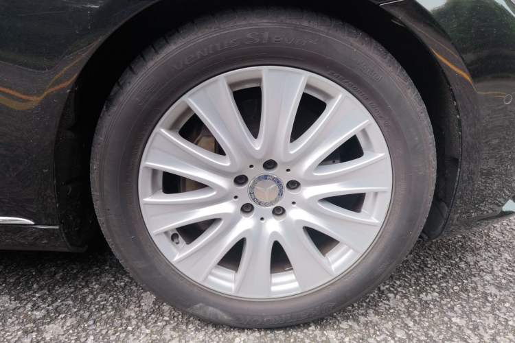 Used Mercedes-Benz S-Class 2014 S 320 L Business Model Right Front Wheel Hub