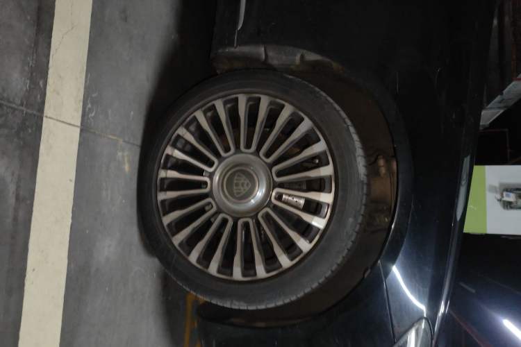 Used Mercedes-Benz S-Class 2014 S 320 L Luxury Model Right Front Wheel Hub