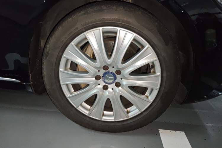 Used Mercedes-Benz S-Class 2014 S 320 L Business Model Right Front Wheel Hub