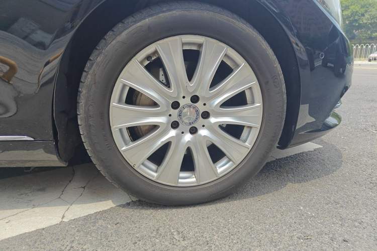 Used Mercedes-Benz S-Class 2014 S 320 L Business Model Right Front Wheel Hub