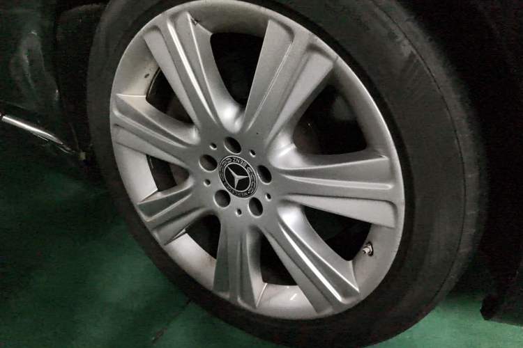 Used Mercedes-Benz S-Class 2014 S 400 L Luxury Model Right Front Wheel Hub