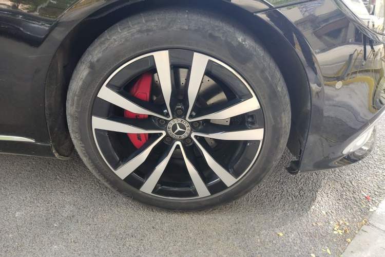 Used Mercedes-Benz S-Class 2014 S 320 L Luxury Model Right Front Wheel Hub