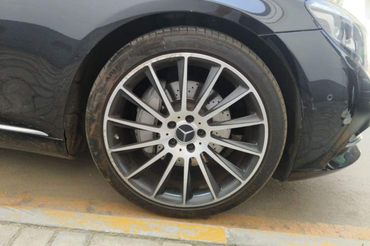 Used Mercedes-Benz S-Class 2014 S 400 L HYBRID Right Front Wheel Hub