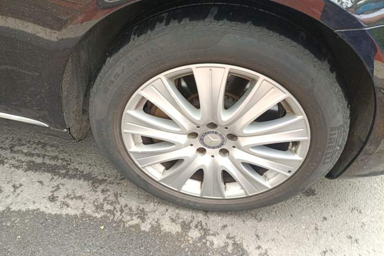 Used Mercedes-Benz S-Class 2014 S 400 L Prestige Edition Right Front Wheel Hub