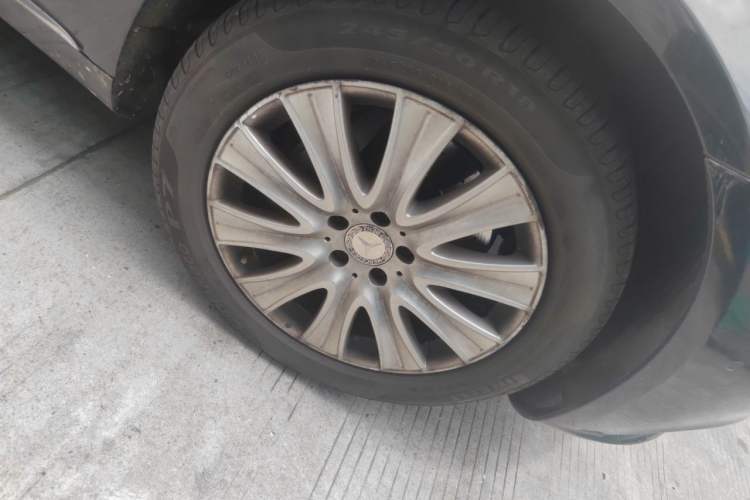 Used Mercedes-Benz S-Class 2014 S 320 L Business Model Right Front Wheel Hub