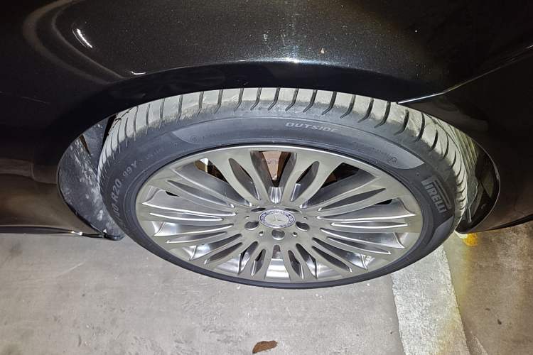 Used Mercedes-Benz S-Class 2014 S 600 L Right Front Wheel Hub