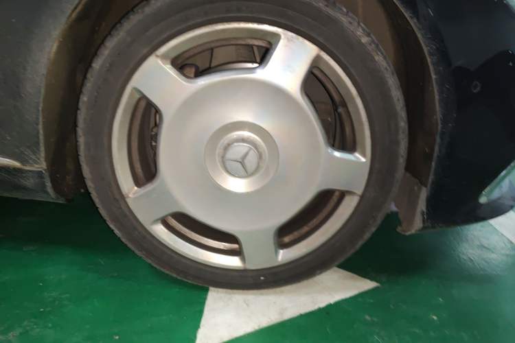 Used Mercedes-Benz S-Class 2014 S 400 L Prestige Edition Right Front Wheel Hub