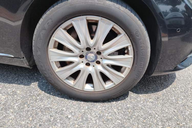 Used Mercedes-Benz S-Class 2014 S 320 L Luxury Model Right Front Wheel Hub