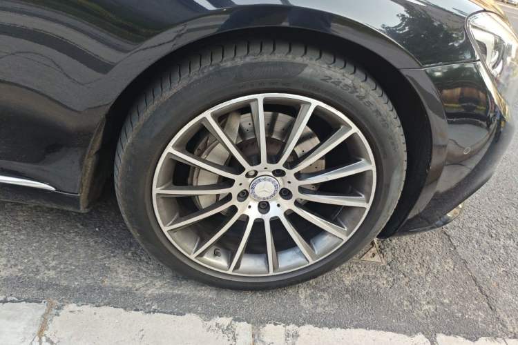 Used Mercedes-Benz S-Class 2014 S 320 L Luxury Model Right Front Wheel Hub
