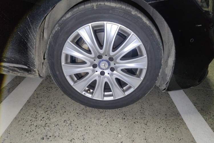 Used Mercedes-Benz S-Class 2014 S 320 L Business Model Right Front Wheel Hub