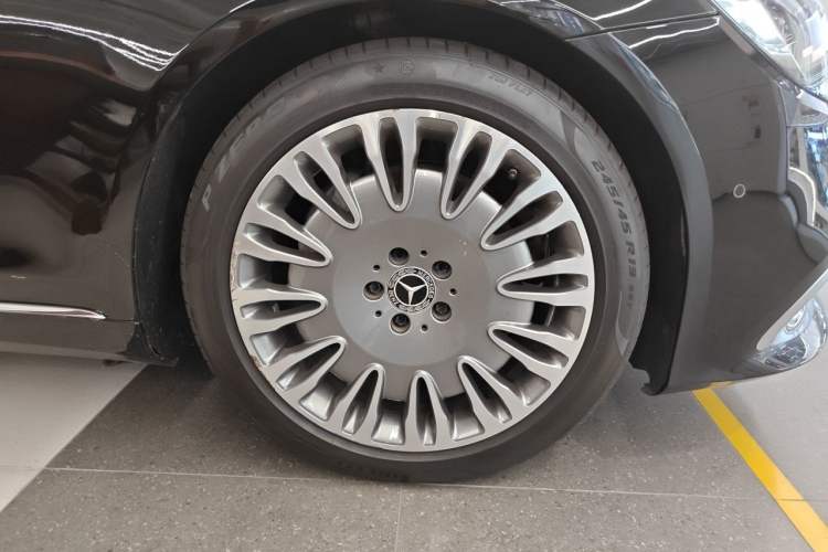 Used Mercedes-Benz S-Class 2014 S 320 L Business Model Right Front Wheel Hub