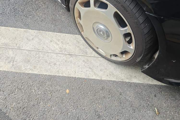 Used Mercedes-Benz S-Class 2014 S 400 L Prestige Edition Right Front Wheel Hub
