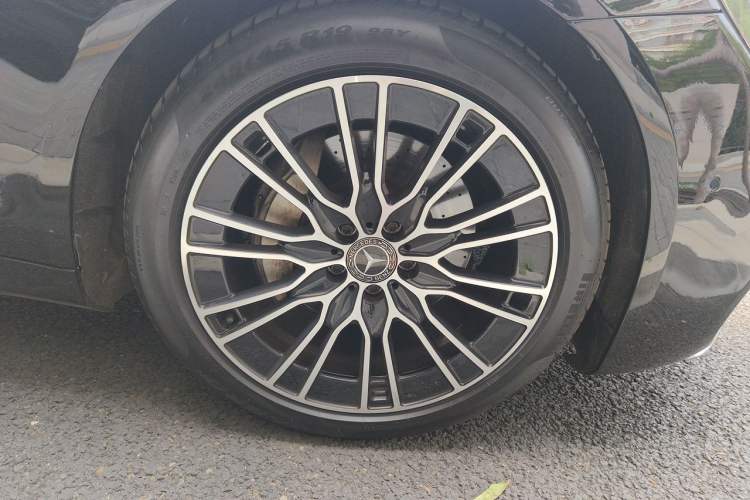Used Mercedes-Benz S-Class 2014 S 320 L Business Model Right Front Wheel Hub