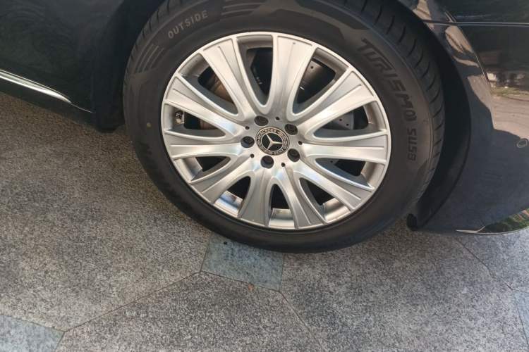Used Mercedes-Benz S-Class 2014 S 320 L Business Model Right Front Wheel Hub