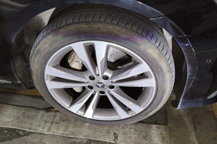 Used Mercedes-Benz S-Class 2014 S 320 L Business Model Right Front Wheel Hub