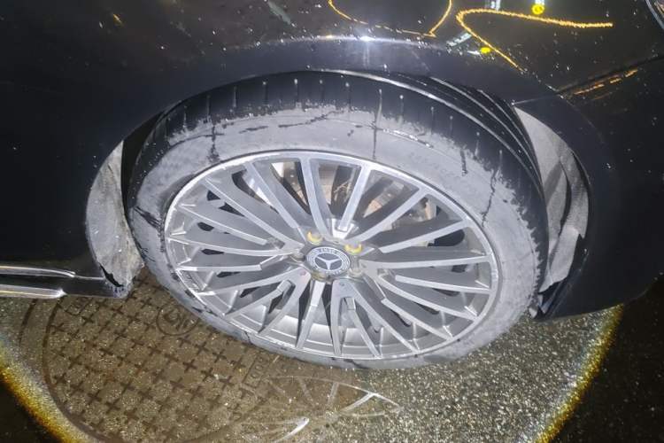 Used Mercedes-Benz S-Class 2014 S 320 L Business Model Right Front Wheel Hub