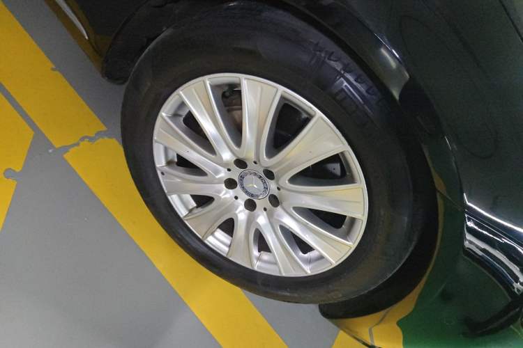 Used Mercedes-Benz S-Class 2014 S 320 L Business Model Right Front Wheel Hub