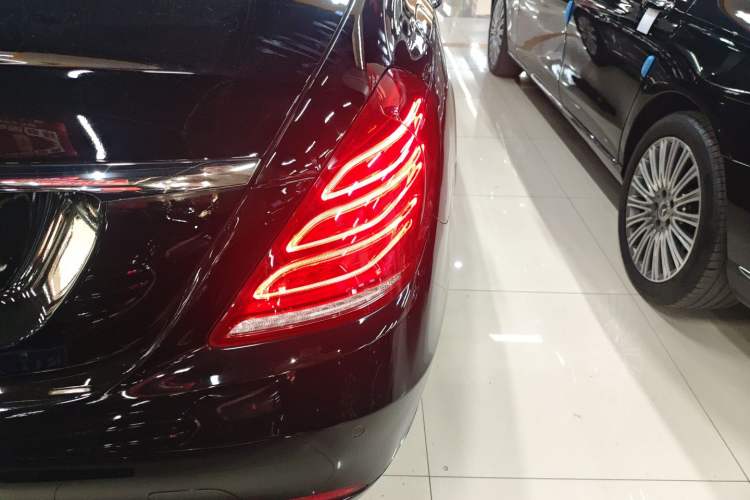 Used Mercedes-Benz S-Class 2014 S 320 L Business Model Right Rear Taillight