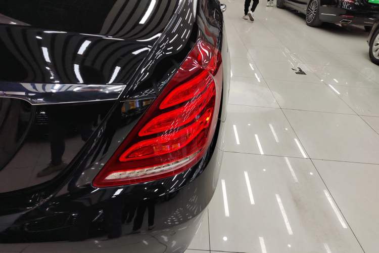 Used Mercedes-Benz S-Class 2014 S 320 L Business Model Right Rear Taillight