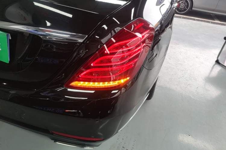 Used Mercedes-Benz S-Class 2014 S 320 L Business Model Right Rear Taillight