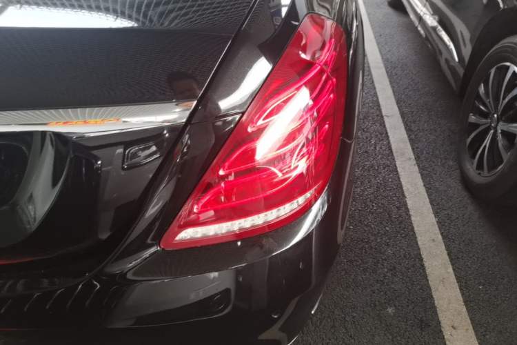 Used Mercedes-Benz S-Class 2014 S 320 L Business Model Right Rear Taillight