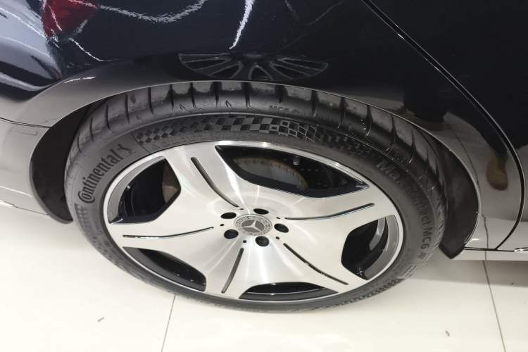Used Mercedes-Benz S-Class 2014 S 320 L Business Model Right Rear Wheel Hub