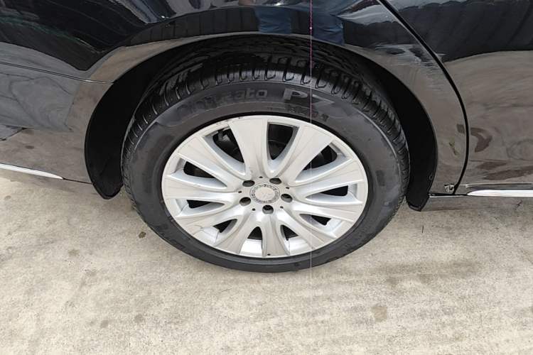 Used Mercedes-Benz S-Class 2014 S 320 L Business Model Right Rear Wheel Hub