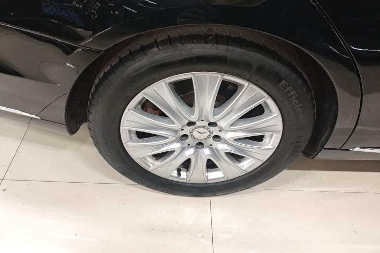 Used Mercedes-Benz S-Class 2014 S 320 L Business Model Right Rear Wheel Hub