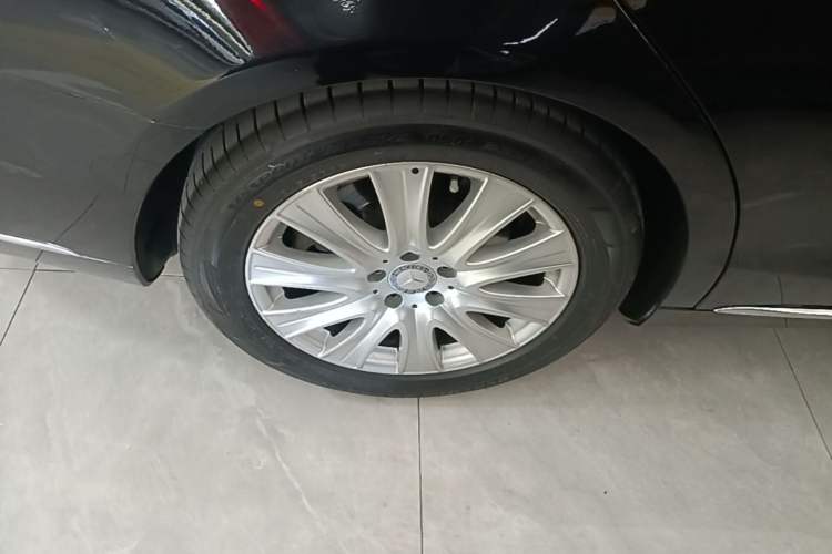 Used Mercedes-Benz S-Class 2014 S 320 L Business Model Right Rear Wheel Hub
