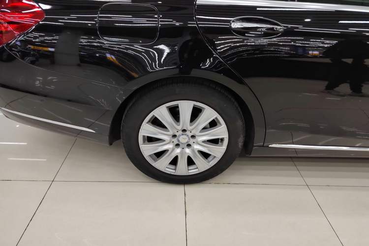 Used Mercedes-Benz S-Class 2014 S 320 L Business Model Right Rear Wheel Hub