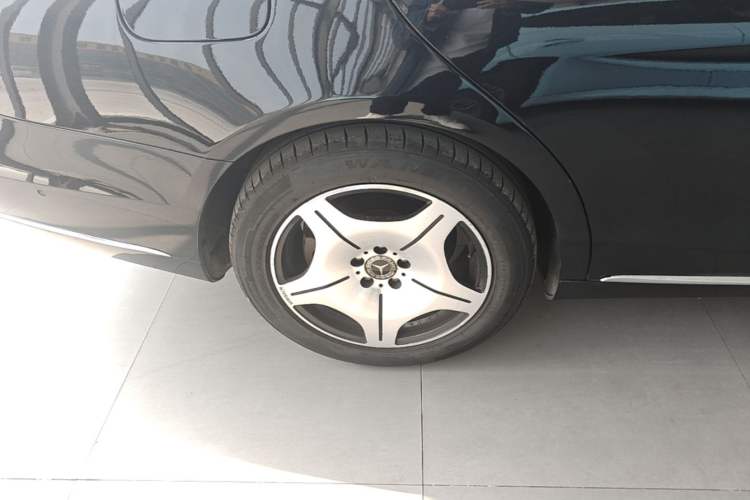 Used Mercedes-Benz S-Class 2014 S 320 L Business Model Right Rear Wheel Hub