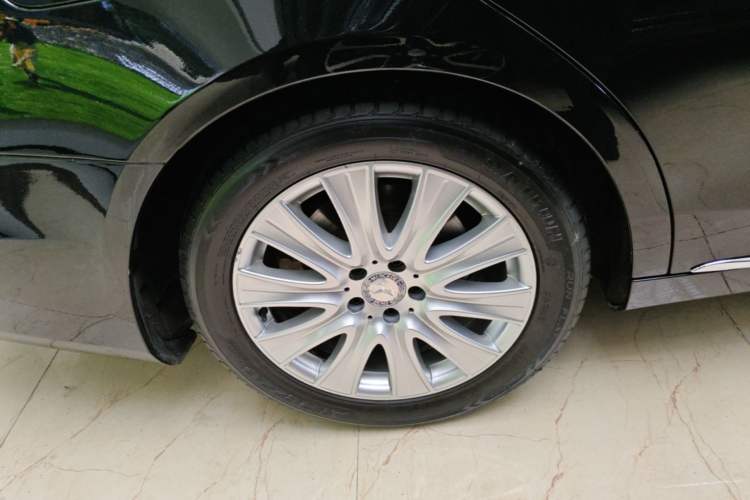 Used Mercedes-Benz S-Class 2014 S 320 L Business Model Right Rear Wheel Hub