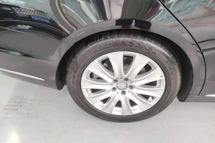 Used Mercedes-Benz S-Class 2014 S 320 L Business Model Right Rear Wheel Hub