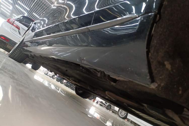 Used Mercedes-Benz S-Class 2014 S 320 L Business Model Right Side Sill