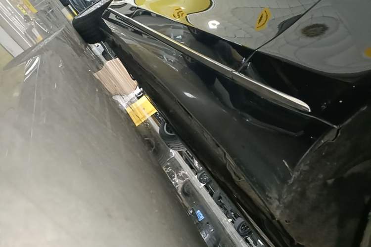Used Mercedes-Benz S-Class 2014 S 320 L Business Model Right Side Sill