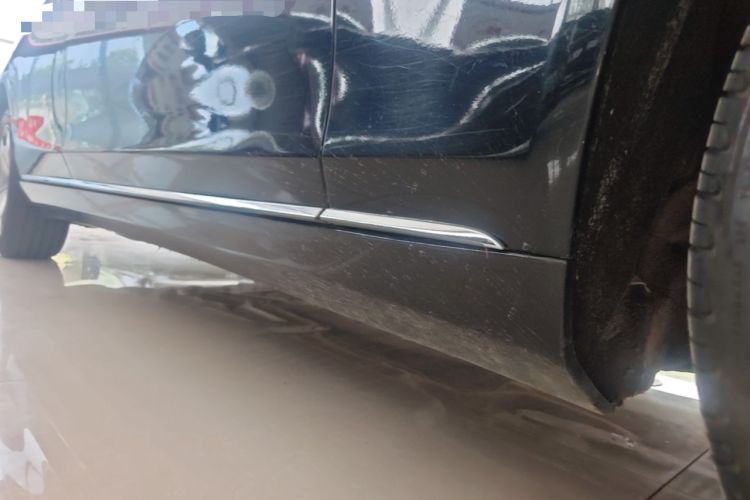 Used Mercedes-Benz S-Class 2014 S 320 L Business Model Right Side Sill