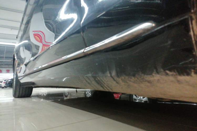 Used Mercedes-Benz S-Class 2014 S 320 L Business Model Right Side Sill