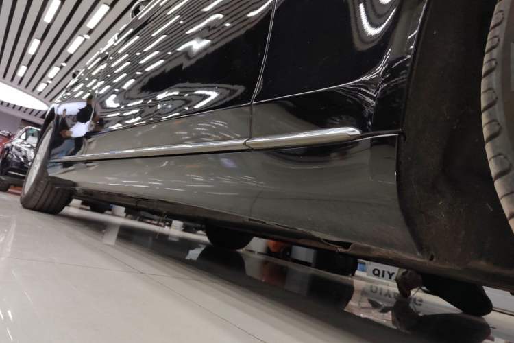 Used Mercedes-Benz S-Class 2014 S 320 L Business Model Right Side Sill