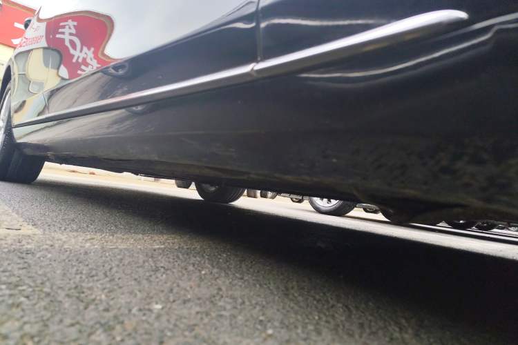 Used Mercedes-Benz S-Class 2014 S 320 L Business Model Right Side Sill