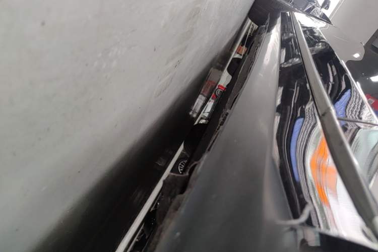 Used Mercedes-Benz S-Class 2014 S 320 L Business Model Right Side Sill