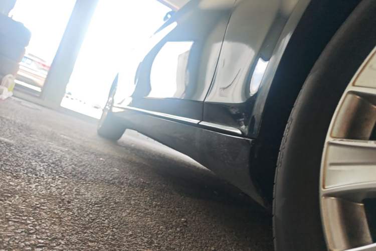 Used Mercedes-Benz S-Class 2014 S 320 L Business Model Right Side Sill