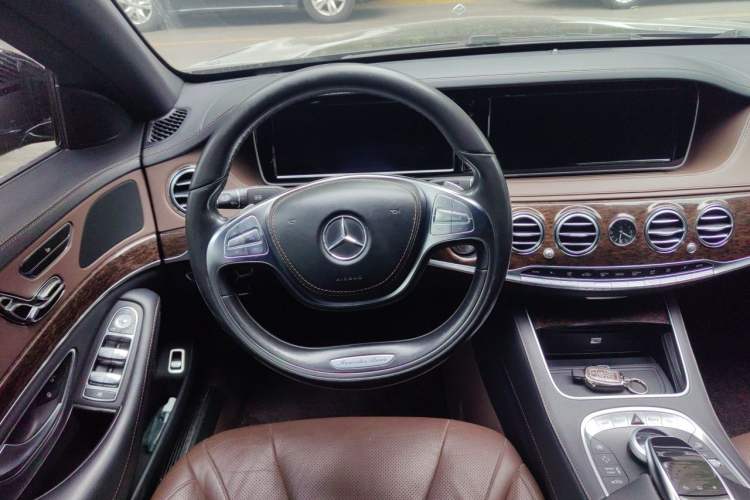 Used Mercedes-Benz S-Class 2014 S 320 L Business Model Steering Wheel