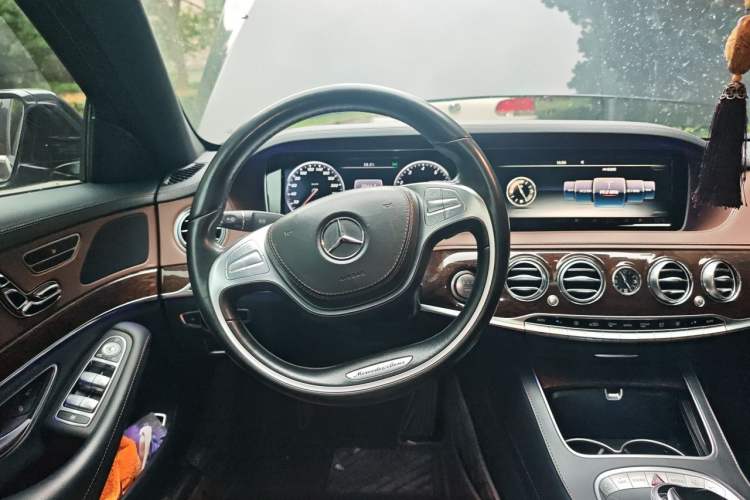 Used Mercedes-Benz S-Class 2014 S 320 L Business Model Steering Wheel